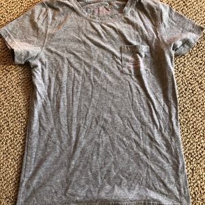 grey vineyard vines shirt
